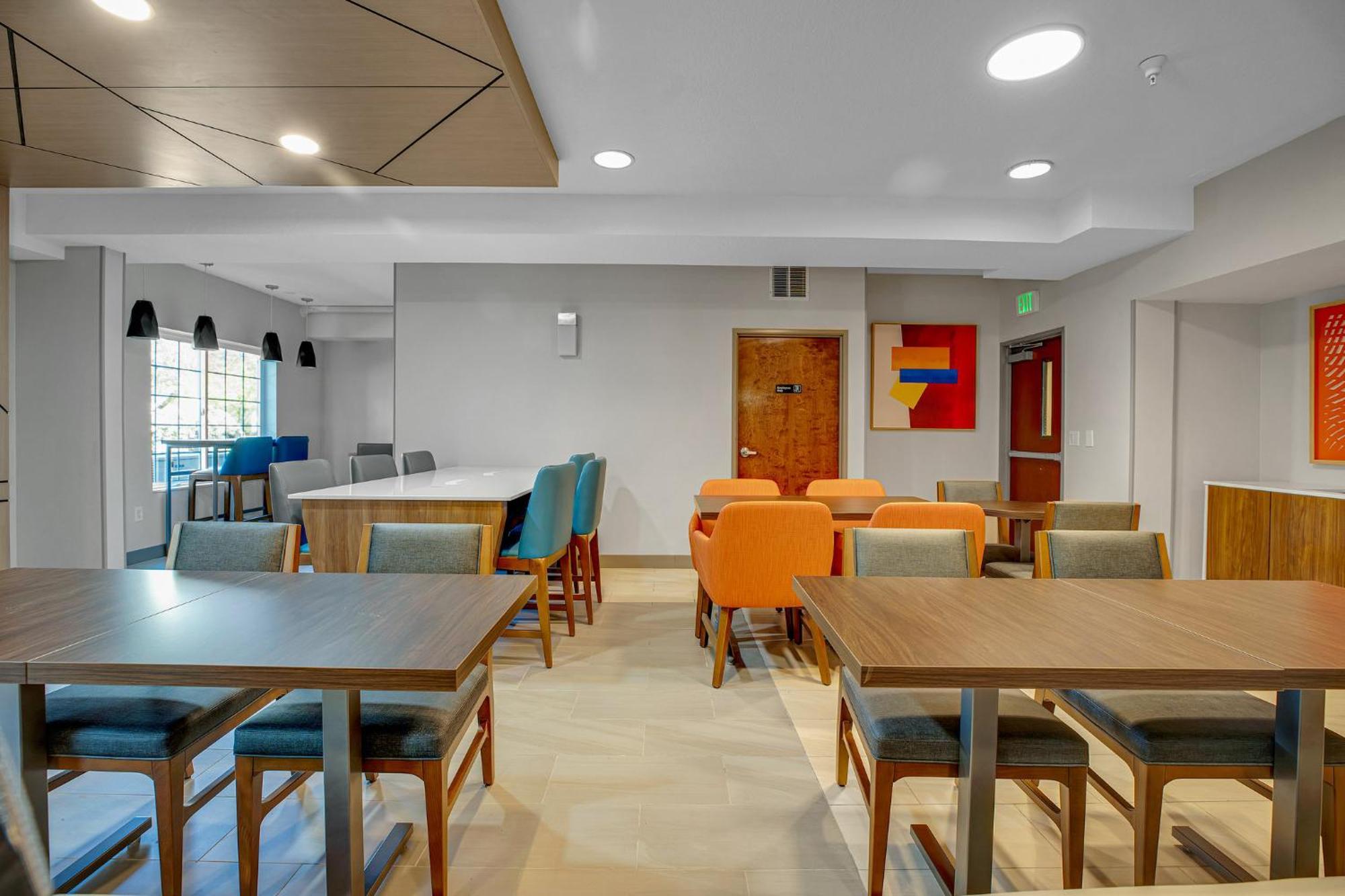 Holiday Inn Express Hotel&Suites Portland - Jantzen Beach, an IHG Hotel Exterior foto